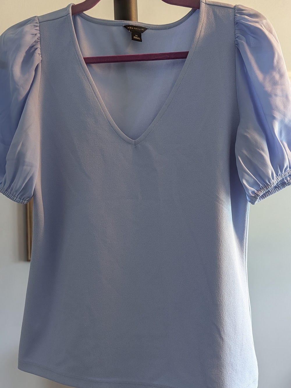 Ann Taylor V-Neck Puff Sleeve Blouse XS